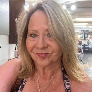 Meet your Posher, Carol